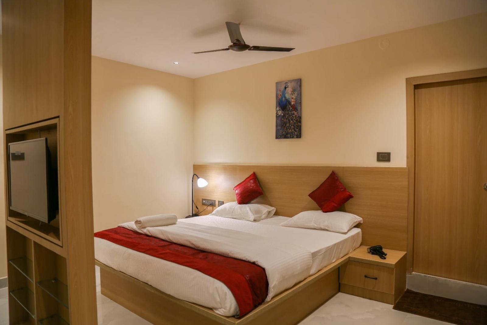 Lumis Studio Apartment Hyderabad Eksteriør billede